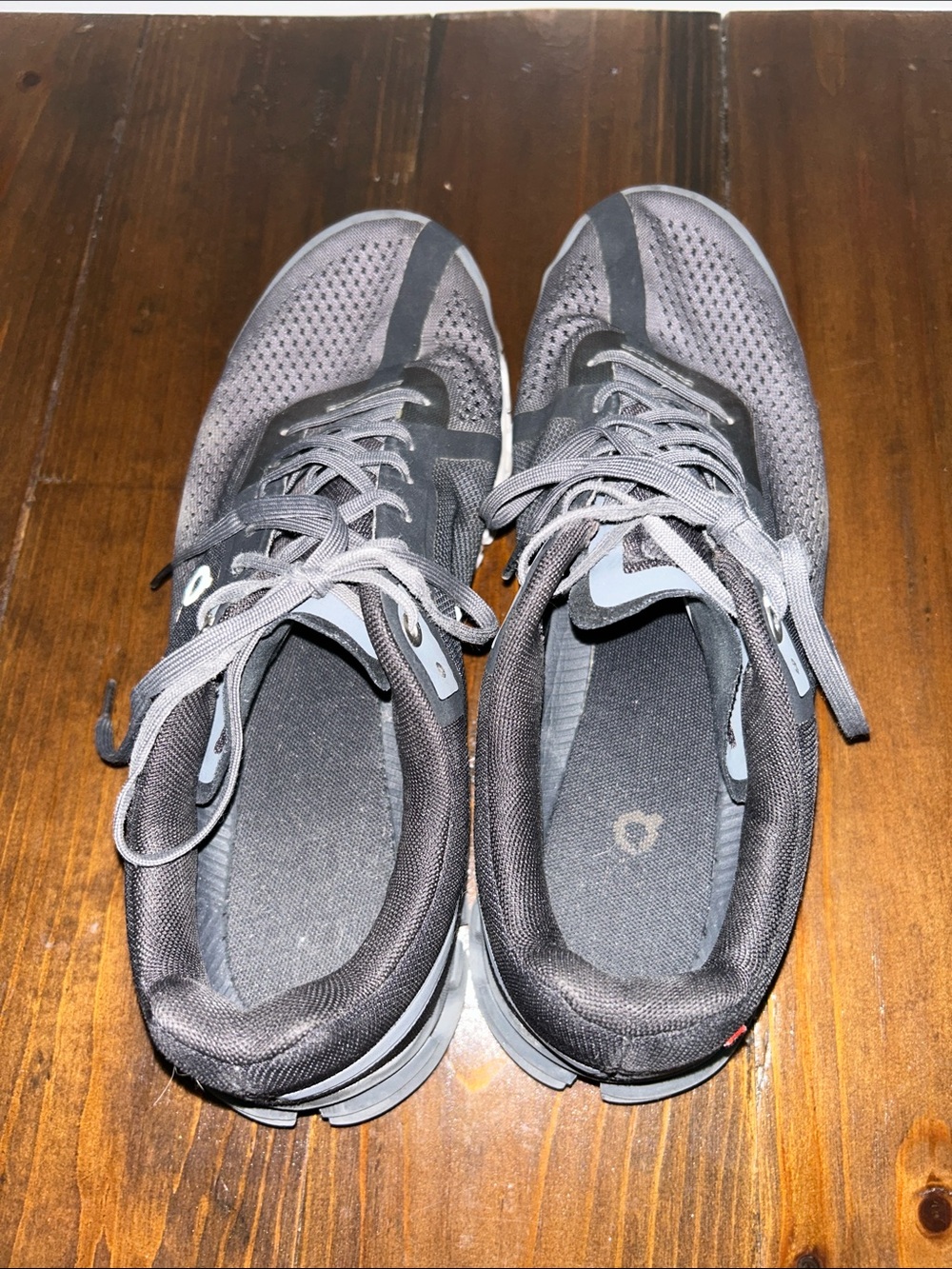 On Men’s Athletic Running Shoe - Black & Gray - Picture 5 of 7